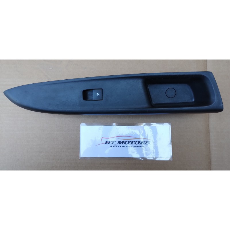42342945 Modanatura e comando alzacristalli destro Opel Karl