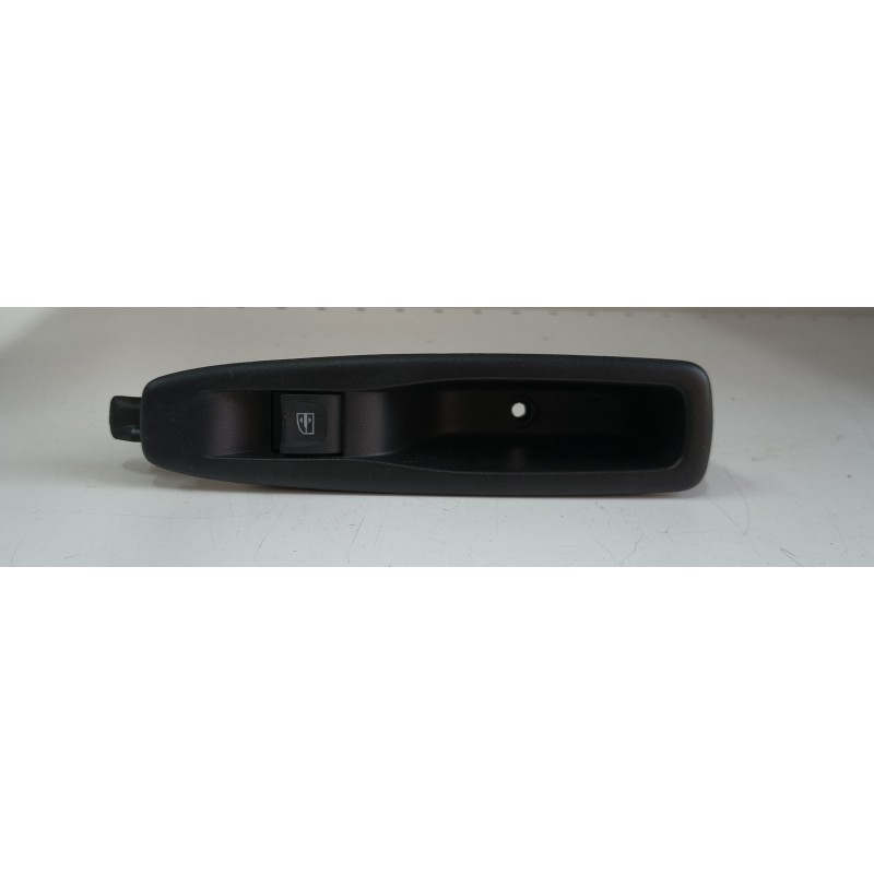 829507217R Comando alzavetro Posteriore Renault Clio IV